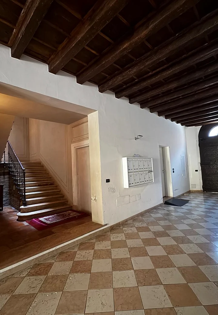 L’ingresso del palazzo